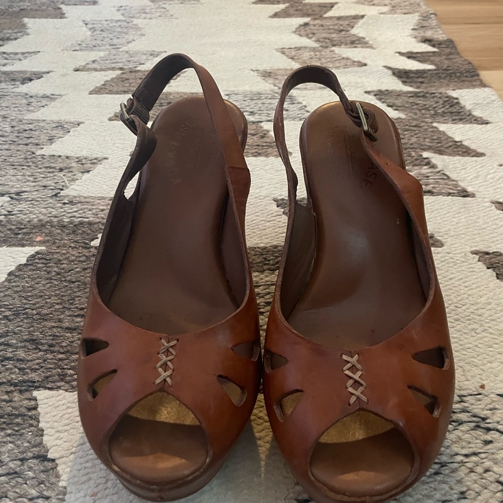 Kork-Ease Brown Leather Slingback Sandals with Peep-Toe
